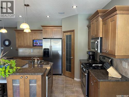 1914 Laurier Crescent E, Regina, SK 