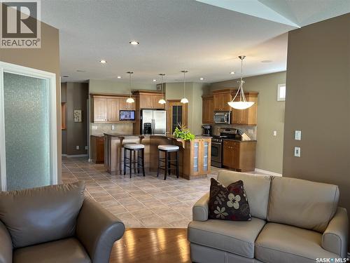1914 Laurier Crescent E, Regina, SK 