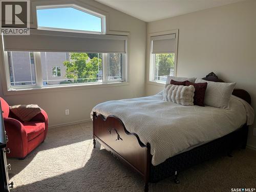 1914 Laurier Crescent E, Regina, SK 