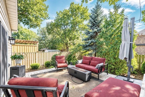 208 Cline Avenue N, Hamilton, ON 