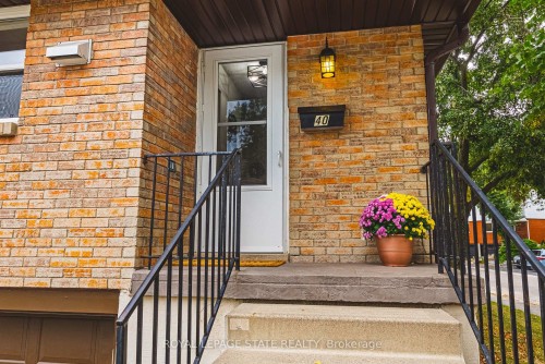 40-10 Angus Road, Hamilton, ON 