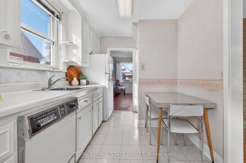 174 Montrose Avenue, Hamilton, ON 