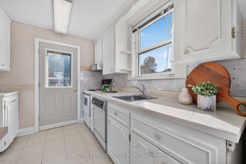 174 Montrose Avenue, Hamilton, ON 