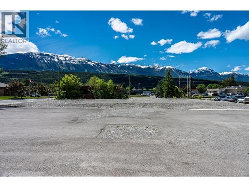 837 Park Drive, Golden, BC 