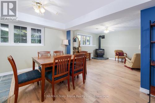 Open concept living space & propane fireplac - 135 North Diagonal, South Bruce Peninsula, ON 