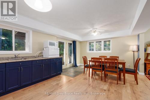 Kitchenette with sink- perfect for rec room or ba - 135 North Diagonal, South Bruce Peninsula, ON 