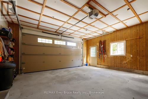 21' x 22' Attached garage - 135 North Diagonal, South Bruce Peninsula, ON 