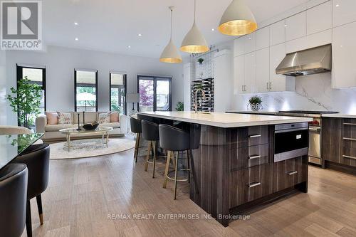 7B Iroquois Avenue, Mississauga, ON 