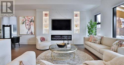 7B Iroquois Avenue, Mississauga, ON 