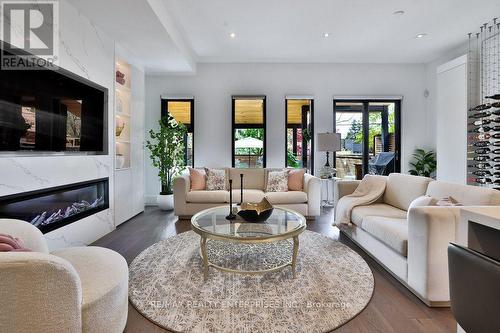 7B Iroquois Avenue, Mississauga, ON 