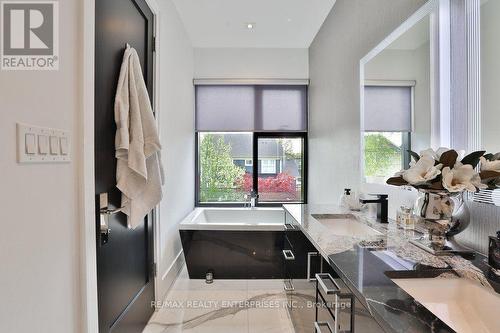 7B Iroquois Avenue, Mississauga, ON 