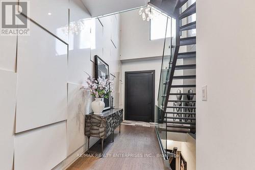 7B Iroquois Avenue, Mississauga, ON 