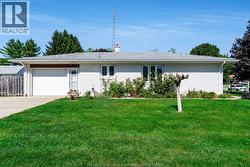 85 Lutsch AVENUE Leamington, ON N8H 2N5