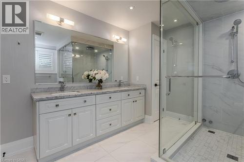 541 Hambling Court, Burlington, ON 
