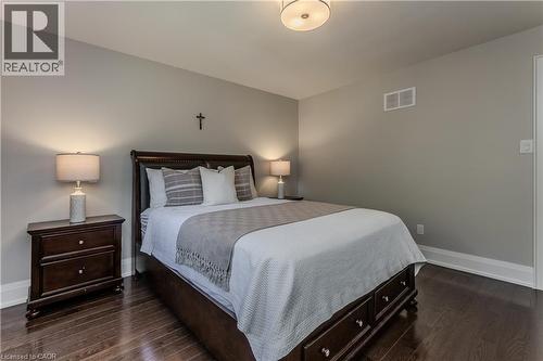 541 Hambling Court, Burlington, ON 