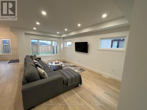 43 Weymouth Street, Woolwich, ON 