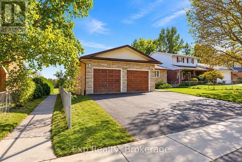 863 Wedgewood Court, Peterborough (Monaghan Ward 2), ON 