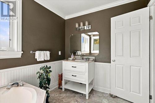 1116 County Rd 8, Prince Edward County (Picton), ON 