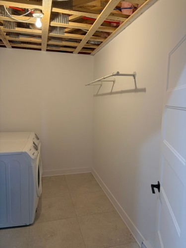 Salle de lavage - 36 Rue Du Sommet, Saint-Joseph-Du-Lac, QC 