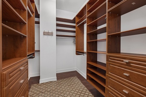 Penderie (Walk-in) - Ph3-1-200 Av. Des Sommets, Montréal (Verdun/Île-Des-Soeurs), QC 