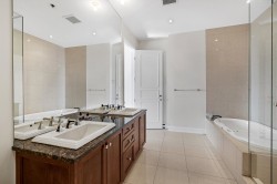 Salle de bains attenante à la CCP - 