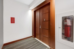 Façade - 