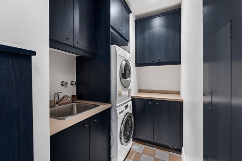 Salle de lavage - Ph3-1-200 Av. Des Sommets, Montréal (Verdun/Île-Des-Soeurs), QC 