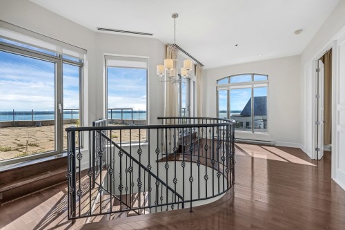 Boudoir - Ph3-1-200 Av. Des Sommets, Montréal (Verdun/Île-Des-Soeurs), QC 