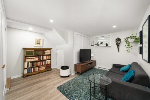 Salle familiale - 2413 Av. West Hill, Montréal (Côte-Des-Neiges/Notre-Dame-De-Grâce), QC 