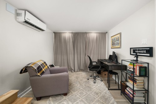 Bureau - 2413 Av. West Hill, Montréal (Côte-Des-Neiges/Notre-Dame-De-Grâce), QC 