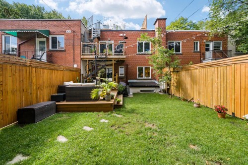 Cour - 2413 Av. West Hill, Montréal (Côte-Des-Neiges/Notre-Dame-De-Grâce), QC 