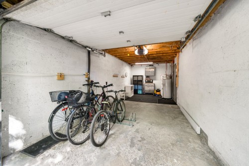 Garage - 2413 Av. West Hill, Montréal (Côte-Des-Neiges/Notre-Dame-De-Grâce), QC 