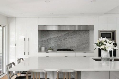 3311 Gibbs Rd, Oak Bay, BC 