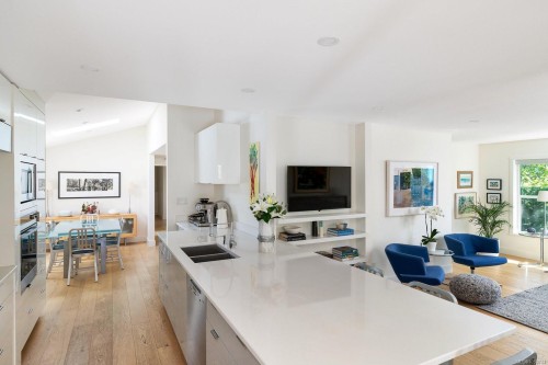 3311 Gibbs Rd, Oak Bay, BC 
