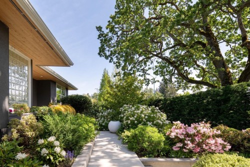 3311 Gibbs Rd, Oak Bay, BC 