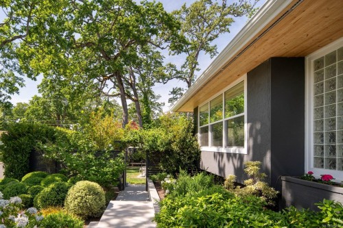 3311 Gibbs Rd, Oak Bay, BC 