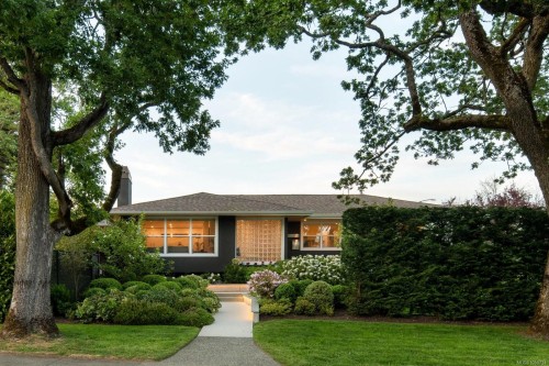 3311 Gibbs Rd, Oak Bay, BC 