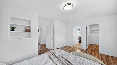 1857 Hillcrest Ave, Saanich, BC 