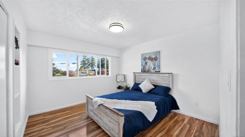 1857 Hillcrest Ave, Saanich, BC 