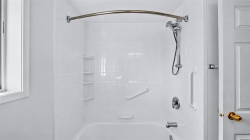 1857 Hillcrest Ave, Saanich, BC 