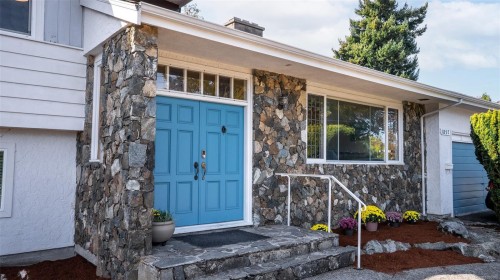 1857 Hillcrest Ave, Saanich, BC 