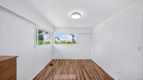 1857 Hillcrest Ave, Saanich, BC 