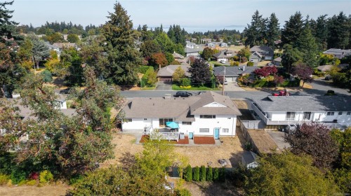 1857 Hillcrest Ave, Saanich, BC 