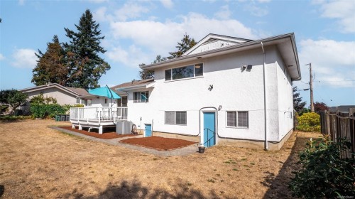 1857 Hillcrest Ave, Saanich, BC 
