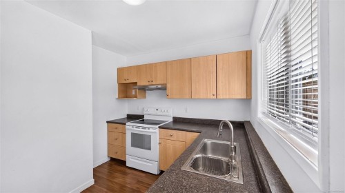 1857 Hillcrest Ave, Saanich, BC 