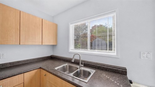 1857 Hillcrest Ave, Saanich, BC 
