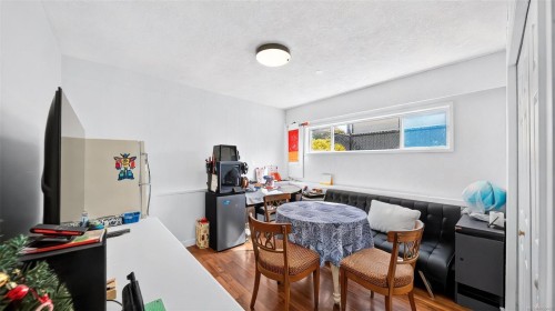 1857 Hillcrest Ave, Saanich, BC 