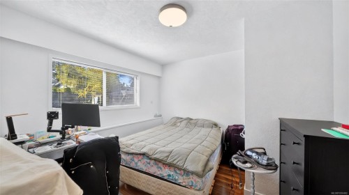 1857 Hillcrest Ave, Saanich, BC 