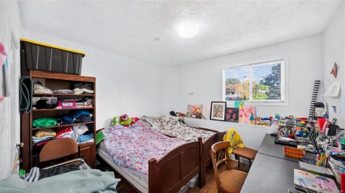 1857 Hillcrest Ave, Saanich, BC 