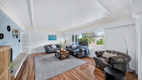 1857 Hillcrest Ave, Saanich, BC 